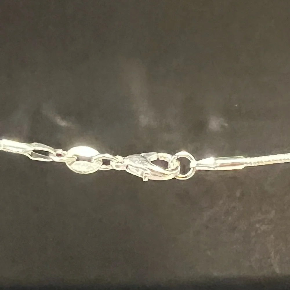 🆕 Elegant Silver 925 Necklace (18 inches) - Picture 2 of 2